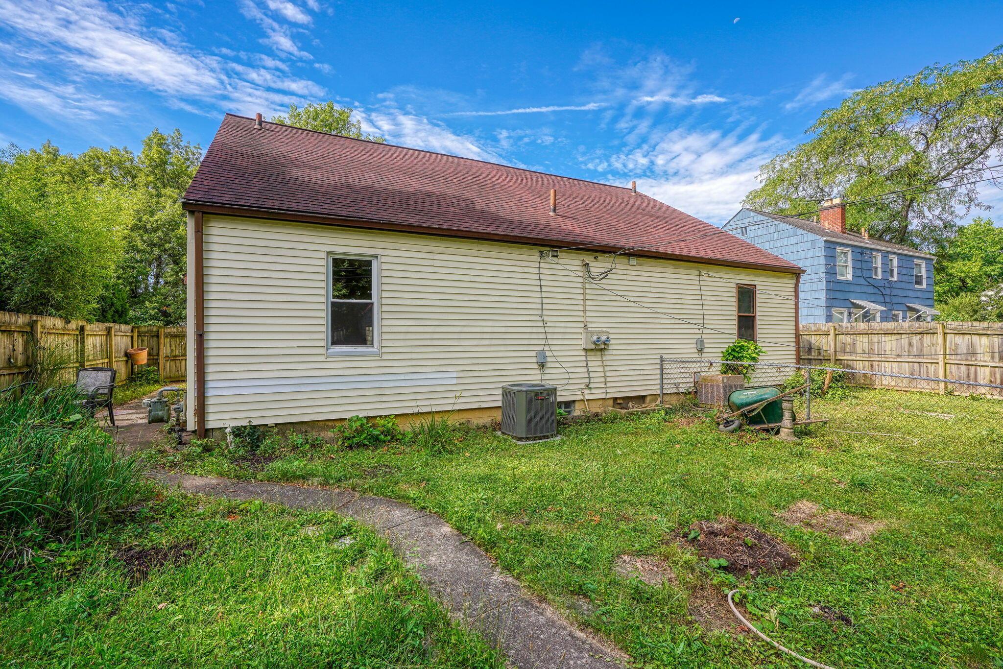2746 Ruhl Avenue Columbus, OH 43209 - Photo 38 of 49 2746-2748 Ruhl Ave (11)