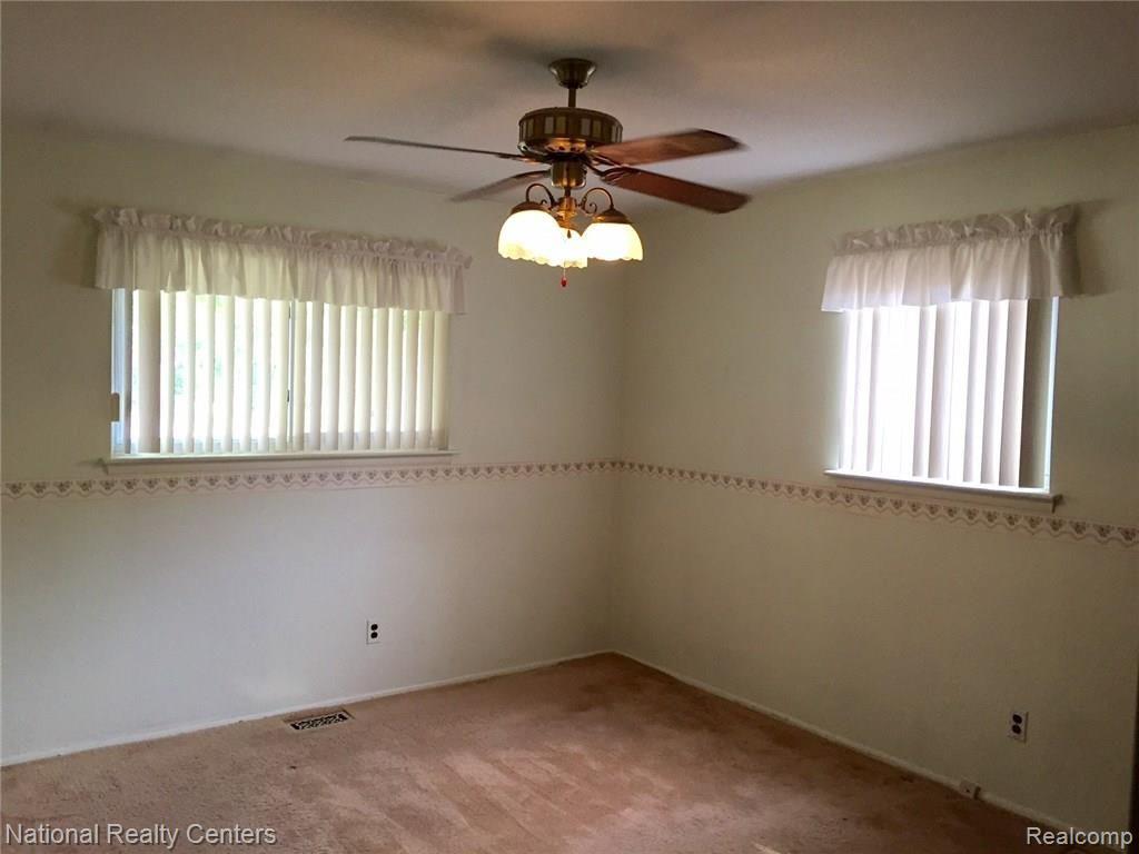 16122 Riverside Street Livonia, MI 48154 - Photo 12 of 16 Gallery Image 12