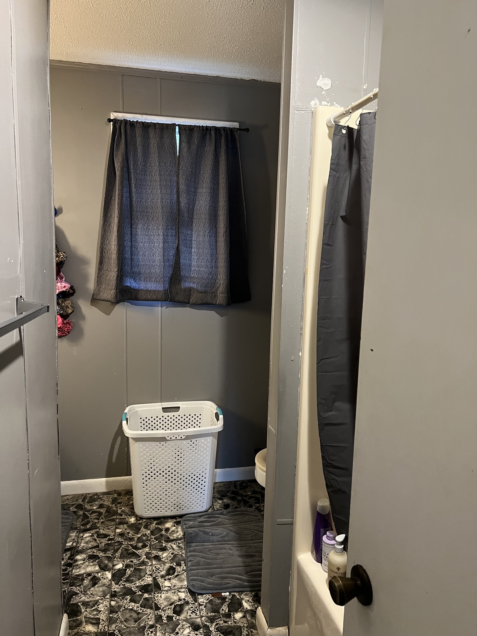 121 Dell Road Gruetli Laager, TN 37339 - Photo 8 of 14 a bathroom with a toilet and a mirror