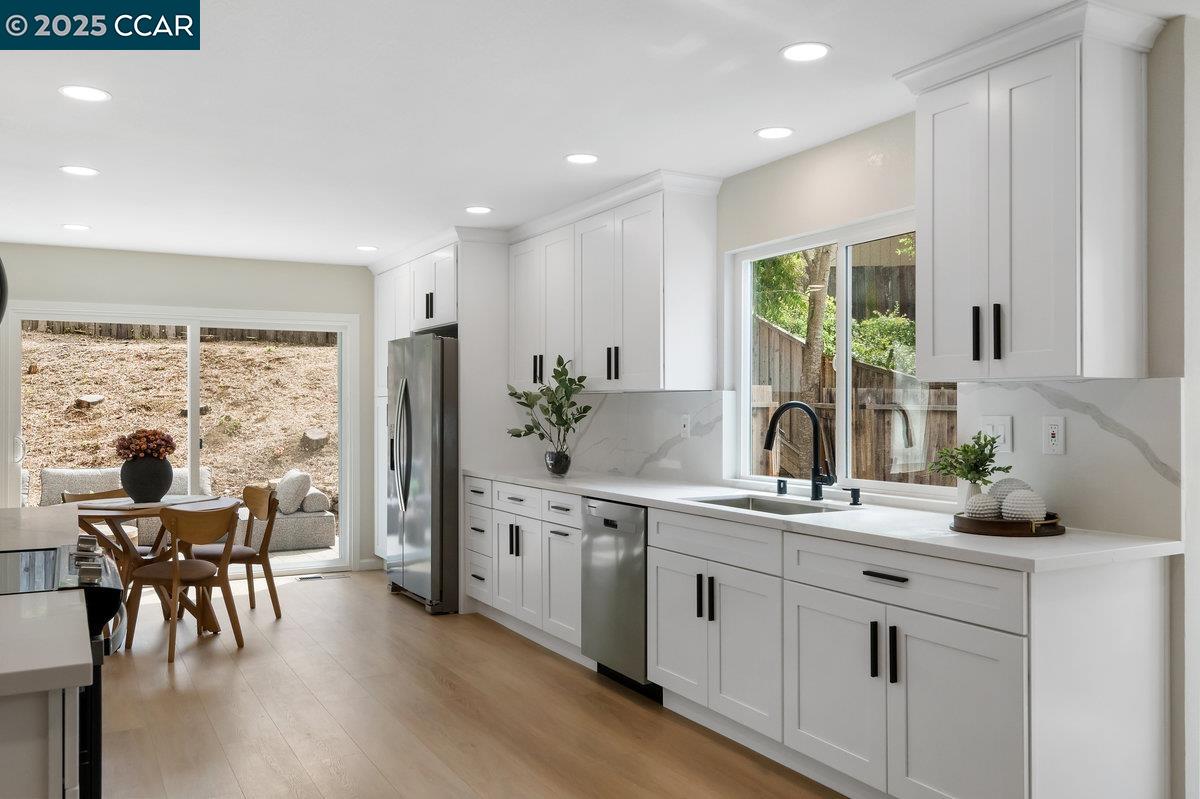 5513 Rothman Court Castro Valley, CA 94552 - Photo 8 of 48