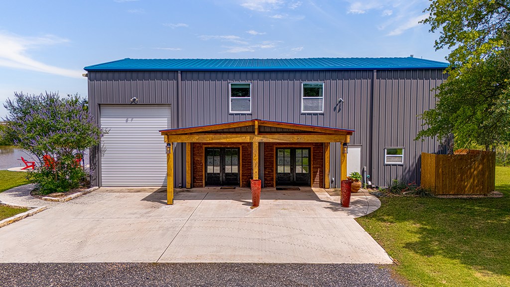 646 Victor Eckhardt Road Fredericksburg, TX 78624 - Photo 9 of 60