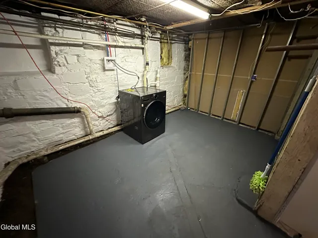 $1,350 | 27 McElwain Avenue, Cohoes, NY 12047