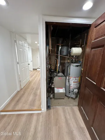 $1,350 | 27 McElwain Avenue, Cohoes, NY 12047