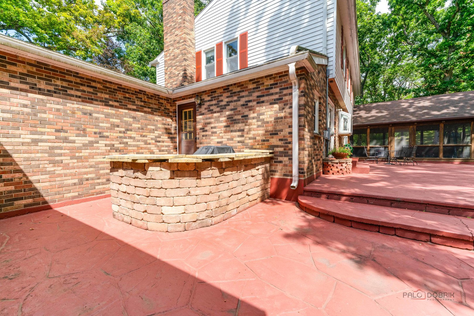 820 Black Partridge Road McHenry, IL 60051 - Photo 29 of 34 a view of a patio with table and chairs and wooden fence