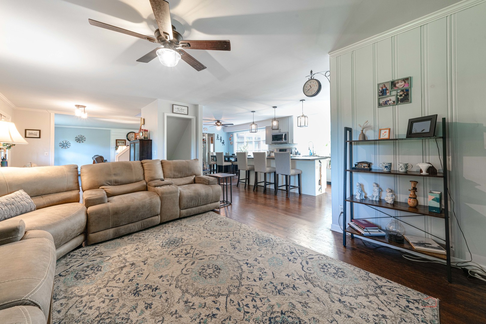 820 Black Partridge Road McHenry, IL 60051 - Photo 6 of 34 a living room with furniture with kitchen view