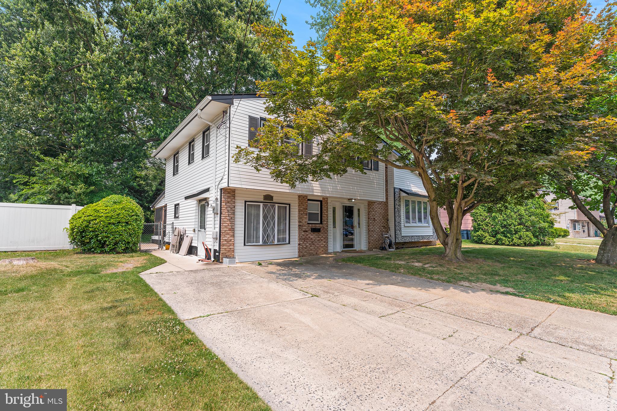 633 Beverly Drive Magnolia, NJ 08049 - Photo 2 of 30