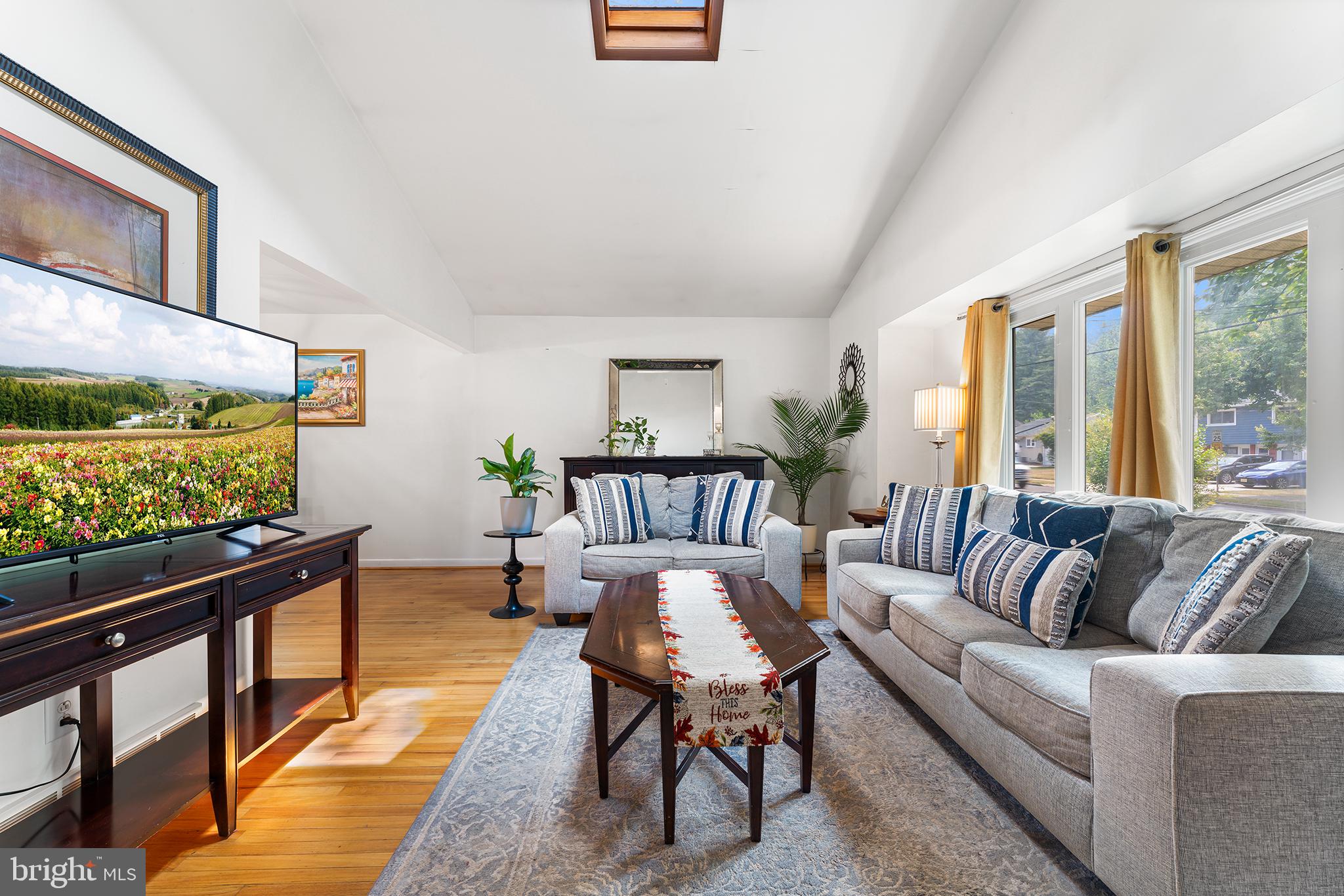 633 Beverly Drive Magnolia, NJ 08049 - Photo 3 of 30