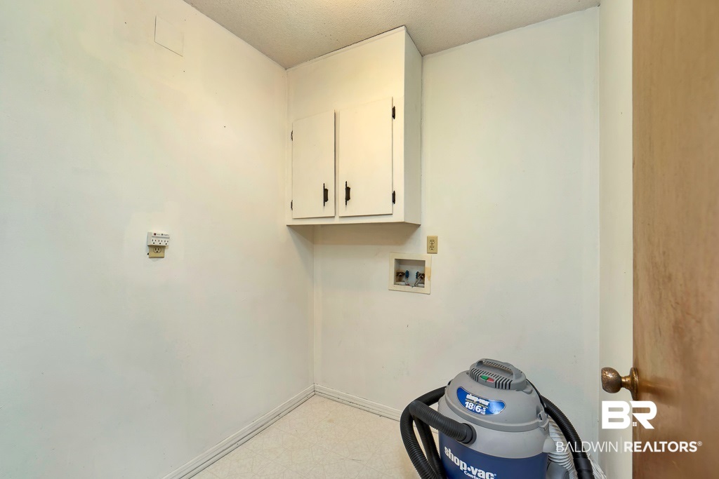2809 Del Rio Road South Mobile, AL 36693 - Photo 12 of 17 Laundry Room