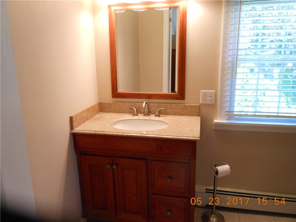 377 Spring Green Road Warwick, RI 02888 - Photo 14 of 23 Masterbath