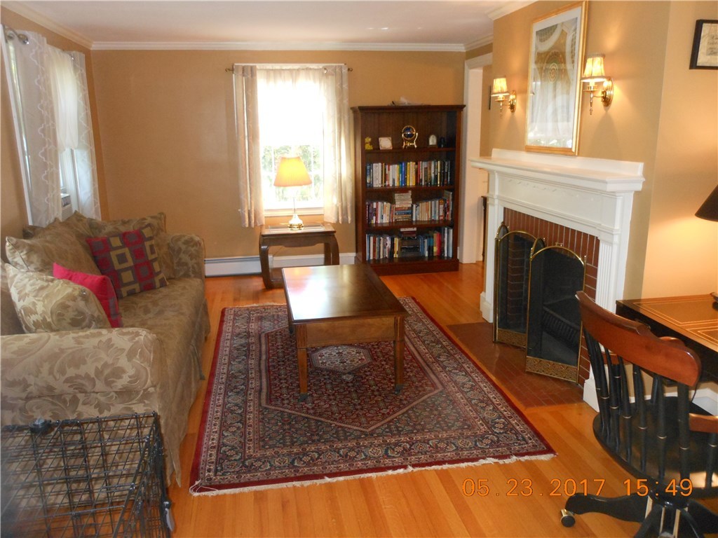377 Spring Green Road Warwick, RI 02888 - Photo 7 of 23 Livingroom