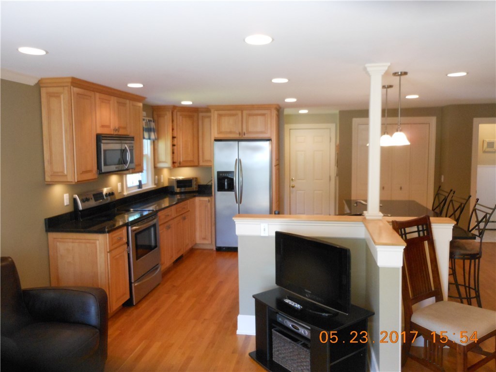 377 Spring Green Road Warwick, RI 02888 - Photo 10 of 23 Kitchen
