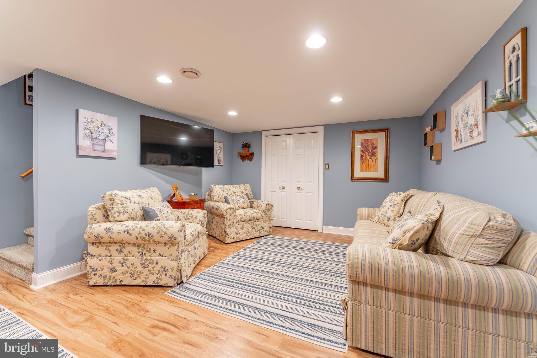 209 Beechtree Drive Broomall, PA 19008 - Photo 54 of 61 a spacious bedroom with a bed and couch