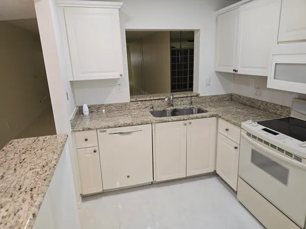 $2,100 | 9413 Boca Cove Circle, Unit 1103, Boca Raton, FL 33428