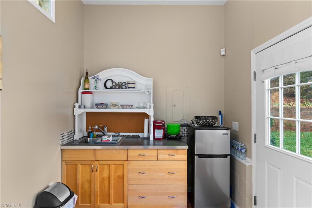 7435 Trotters Run Trinity, NC 27370 - Photo 46 of 50 Kitchenette in detached garage.