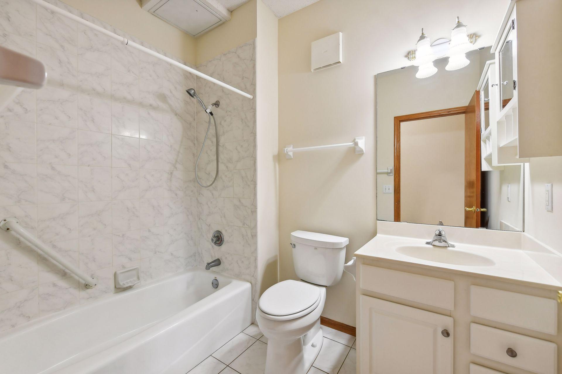 5985 Rowland Road, Unit 201 Minnetonka, MN 55343 - Photo 16 of 27