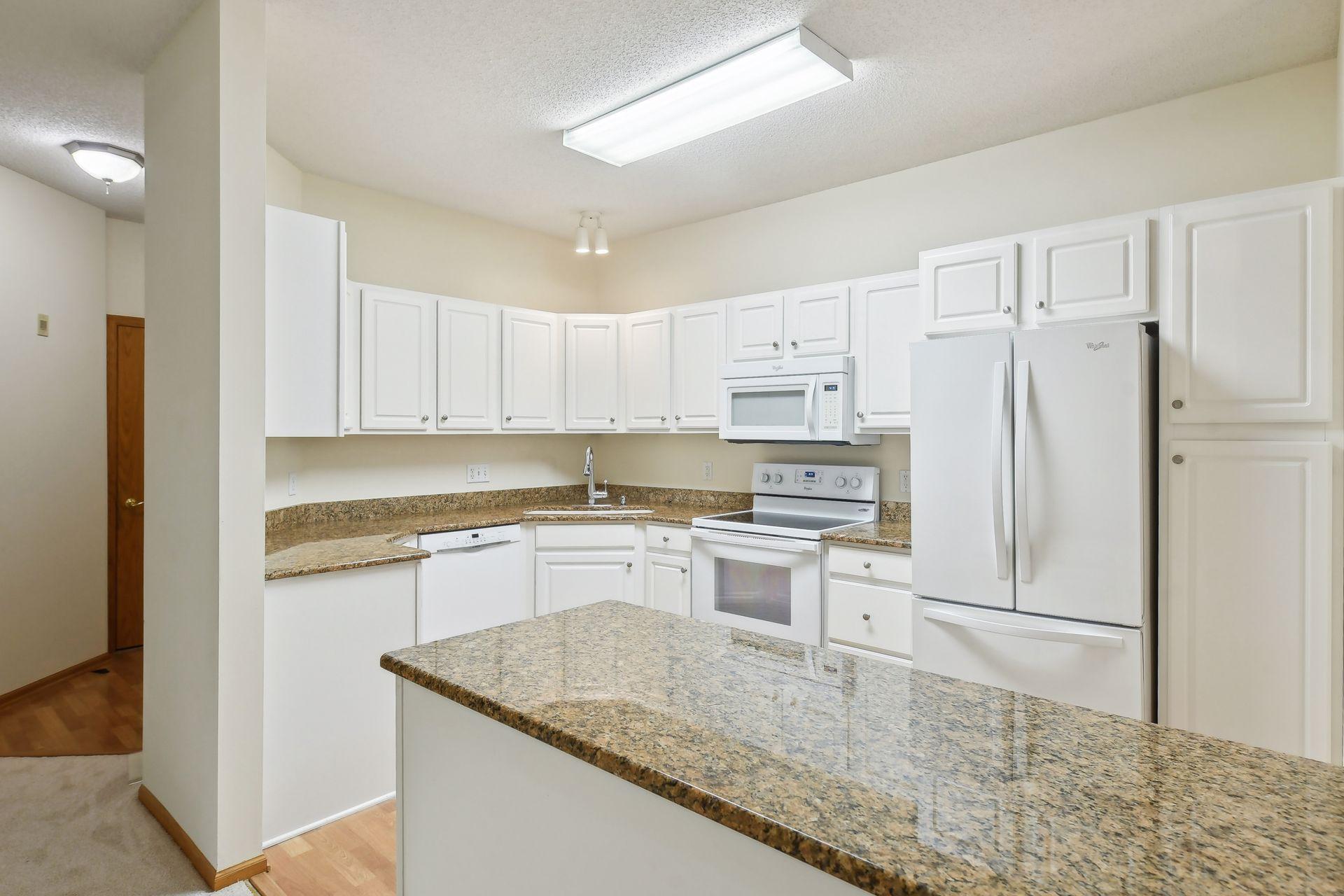 5985 Rowland Road, Unit 201 Minnetonka, MN 55343 - Photo 3 of 27