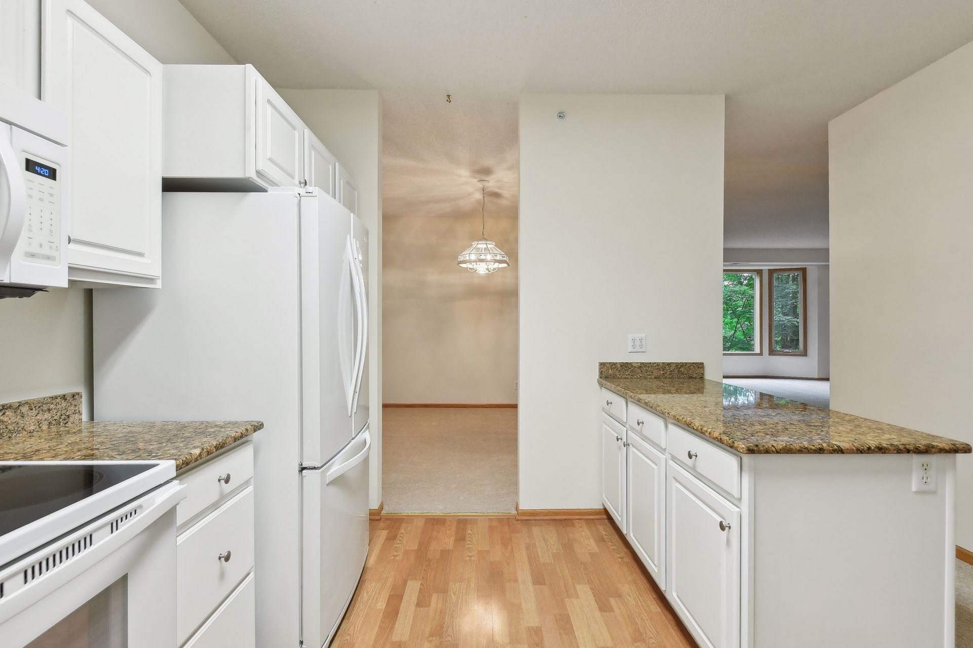 5985 Rowland Road, Unit 201 Minnetonka, MN 55343 - Photo 4 of 27