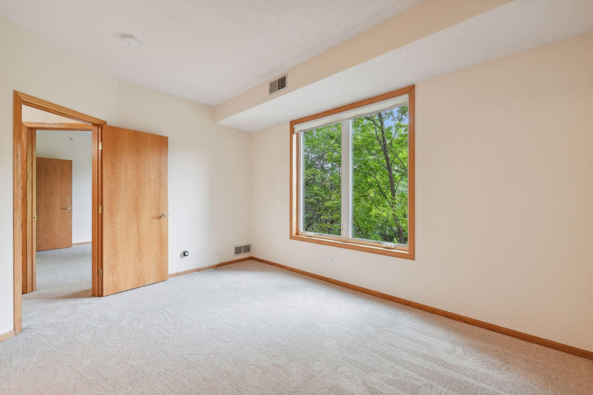 5985 Rowland Road, Unit 201 Minnetonka, MN 55343 - Photo 10 of 27