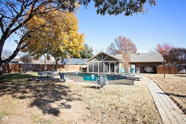 $424,900 | 1408 Doral Court, Graham, TX 76450