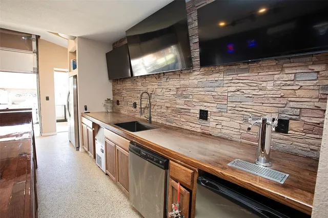 $424,900 | 1408 Doral Court, Graham, TX 76450