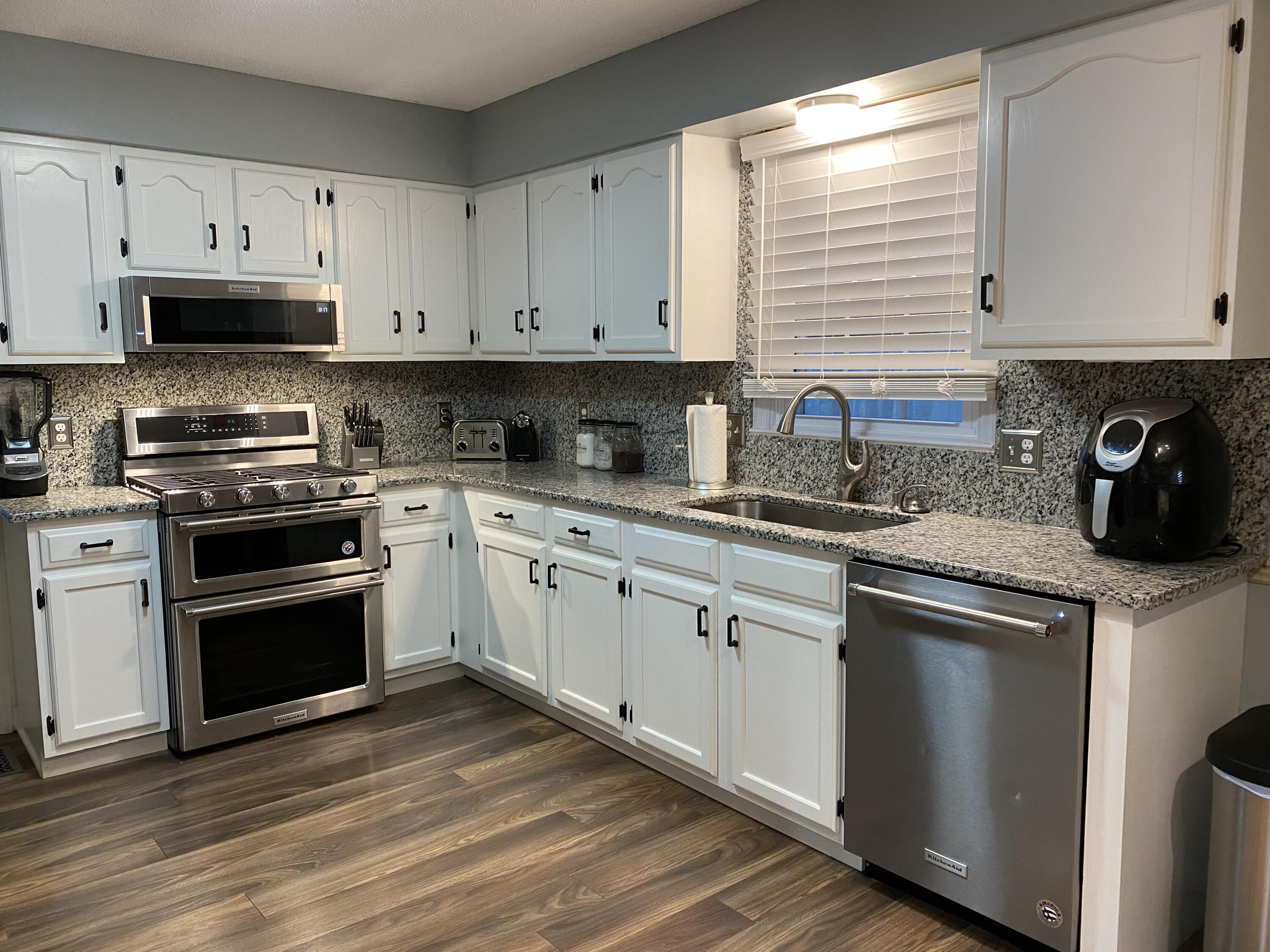 104 Hardwick Place Oak Ridge, TN 37830 - Photo 5 of 19 104 Kitchen view