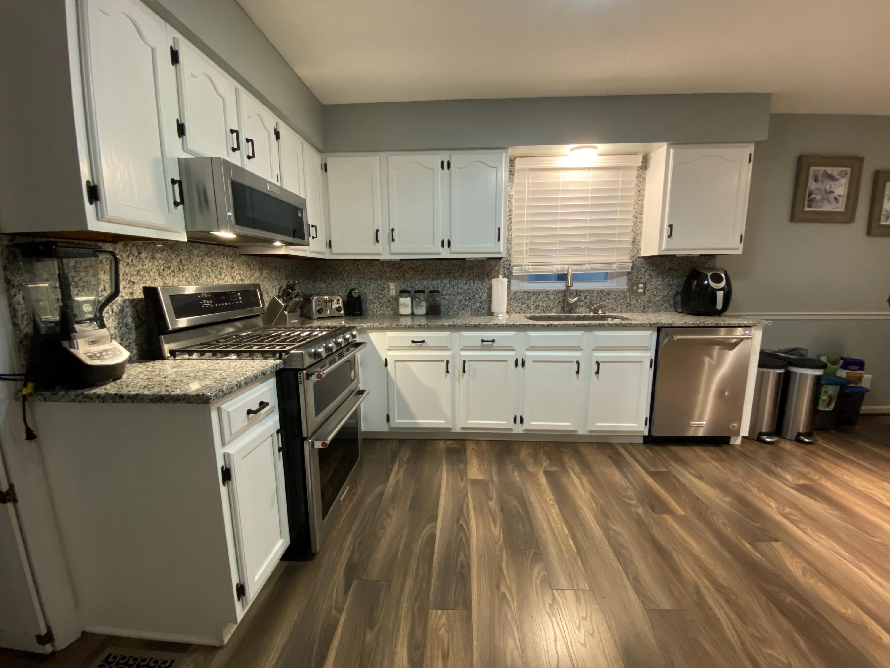 104 Hardwick Place Oak Ridge, TN 37830 - Photo 7 of 19 104 full kitchen
