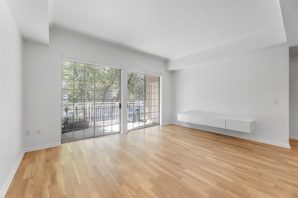 3225 Turtle Creek Boulevard, Unit 120 Dallas, TX 75219 - Photo 6 of 38 natural light