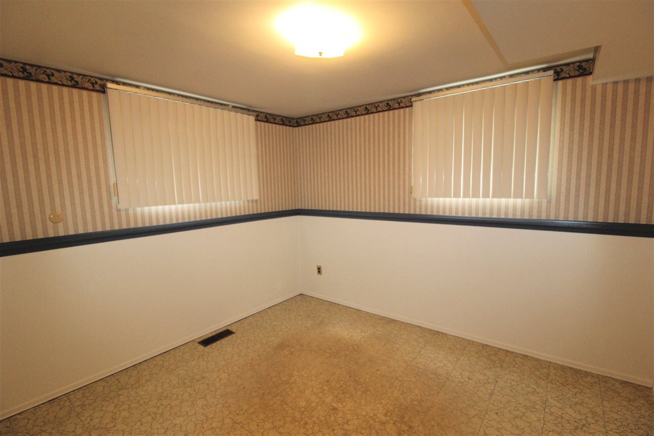 6218 West River Road Flushing, MI 48433 - Photo 14 of 26 50006713-13.JPG