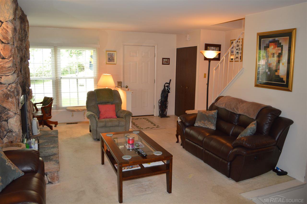1400 Crescent Lane, Unit 329 Rochester, MI 48306 - Photo 12 of 26 31264984-11.JPG
