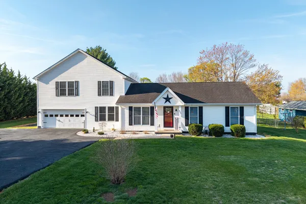 $374,900 | 605 16th Street, Grottoes, VA 24441