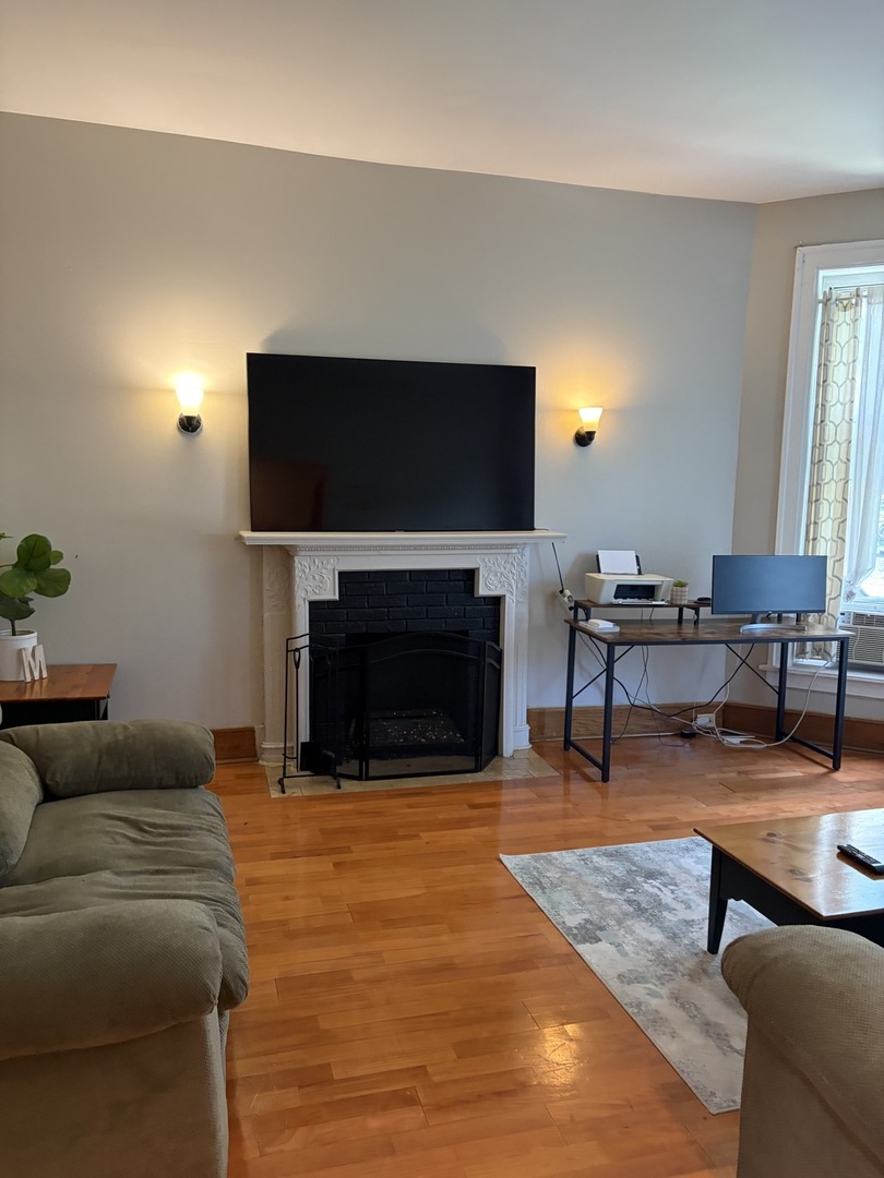441 East 42nd Street Chicago, IL 60653 - Photo 8 of 41