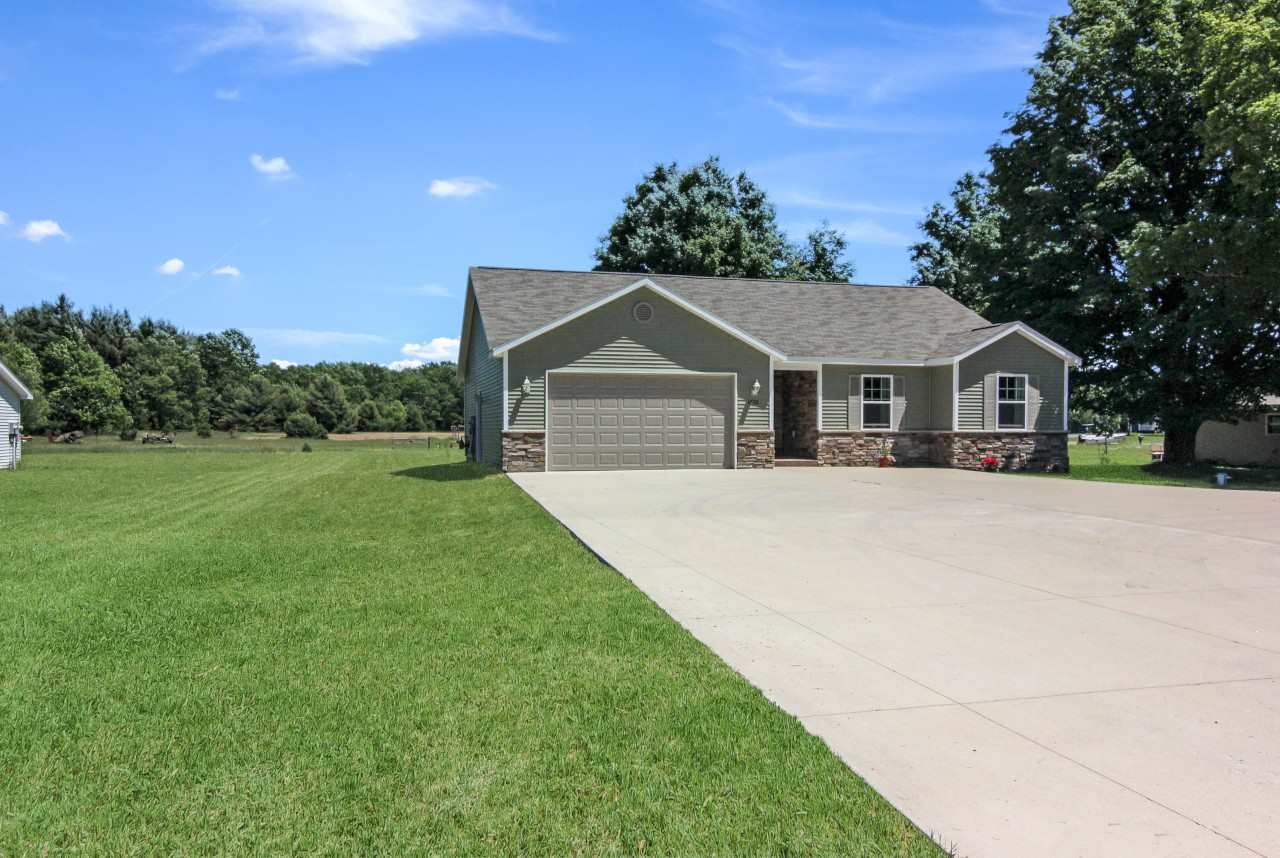 1722 Fisher Road Traverse City, MI 49685 - Photo 18 of 23 1876038-17.JPG