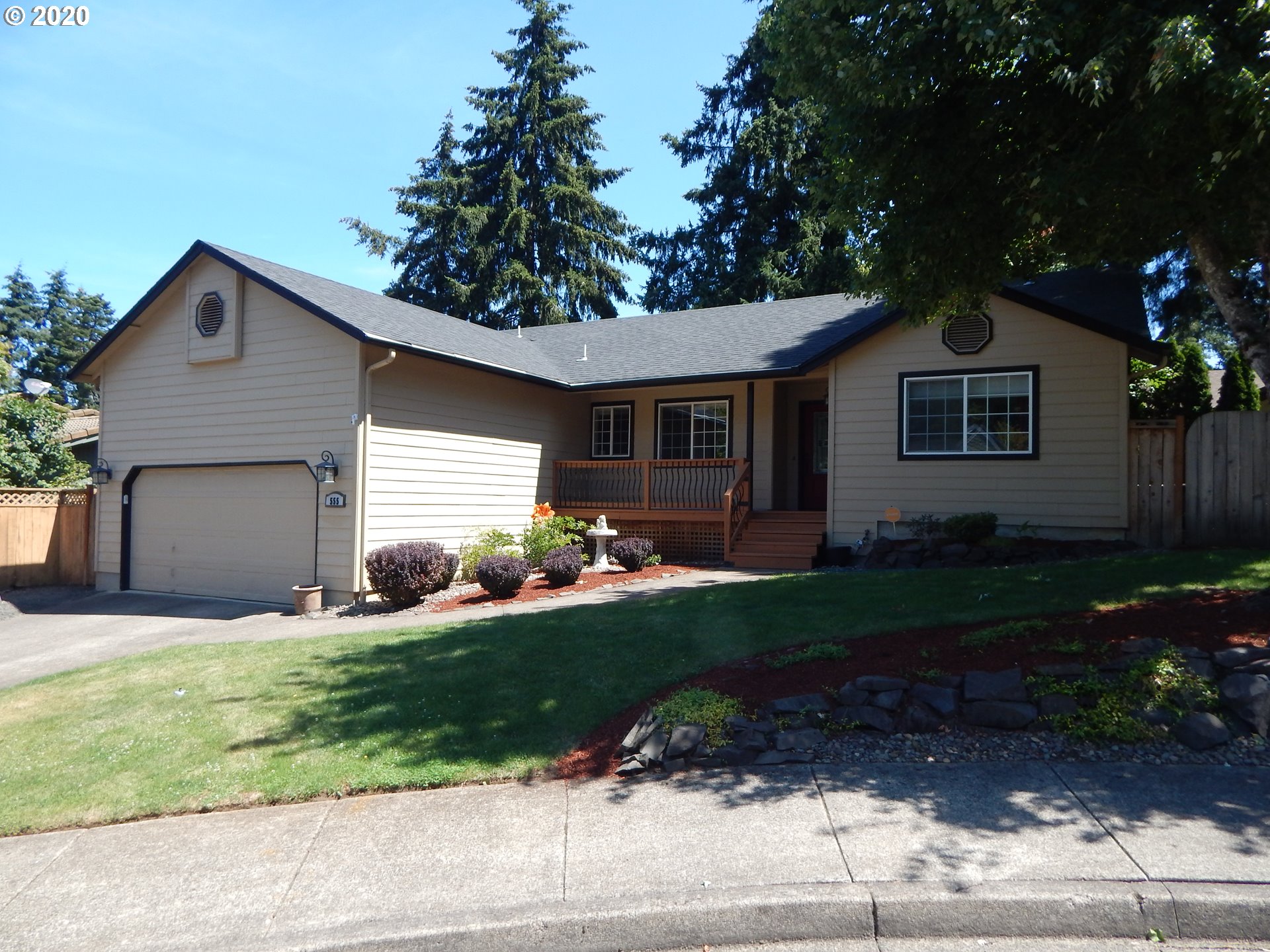 555 South 67th Place Springfield, OR 97478 - Photo 1 of 28