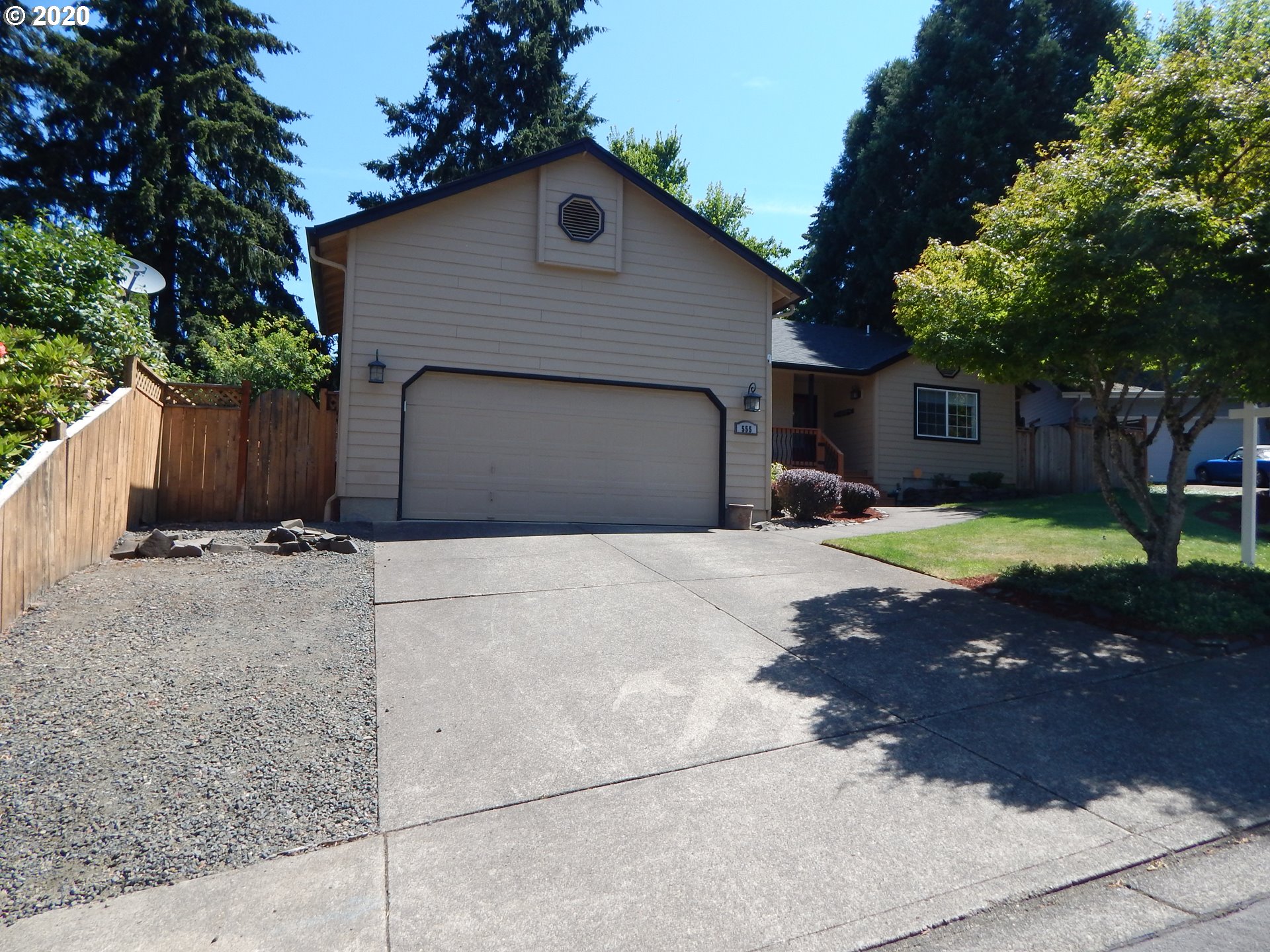 555 South 67th Place Springfield, OR 97478 - Photo 2 of 28