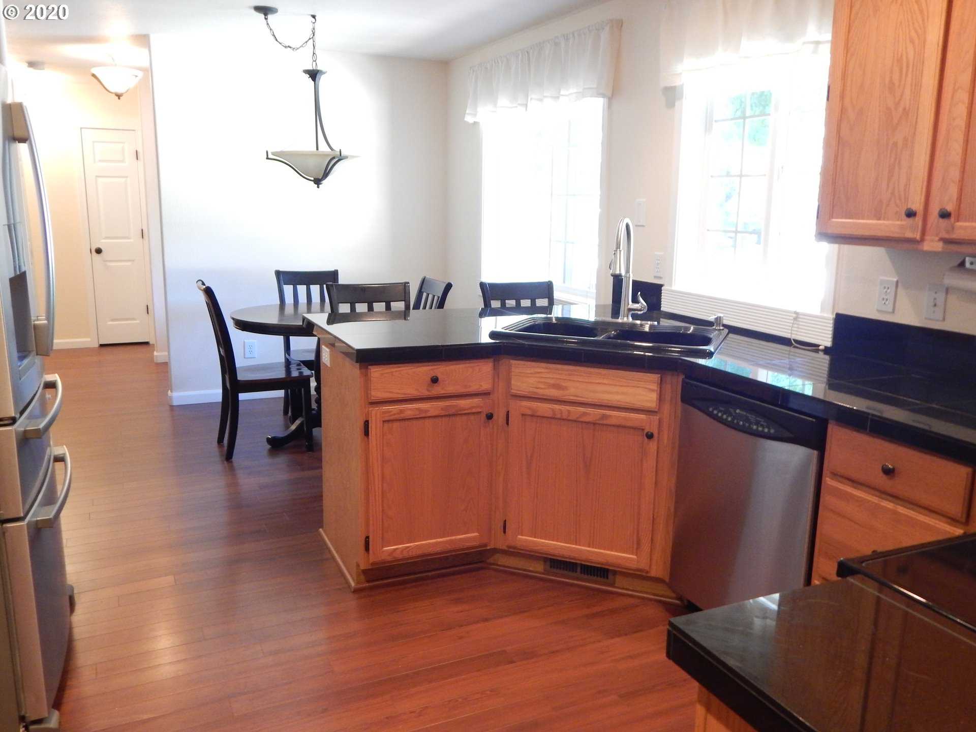 555 South 67th Place Springfield, OR 97478 - Photo 13 of 28