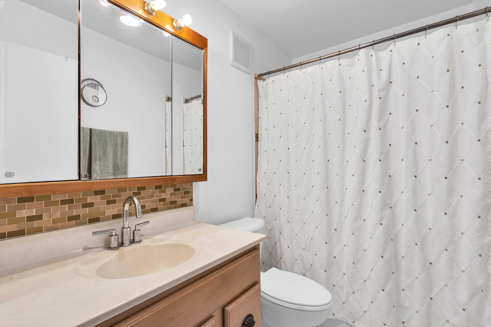 225 South Rohlwing Road, Unit 301 Palatine, IL 60074 - Photo 12 of 21 Gallery Image 12