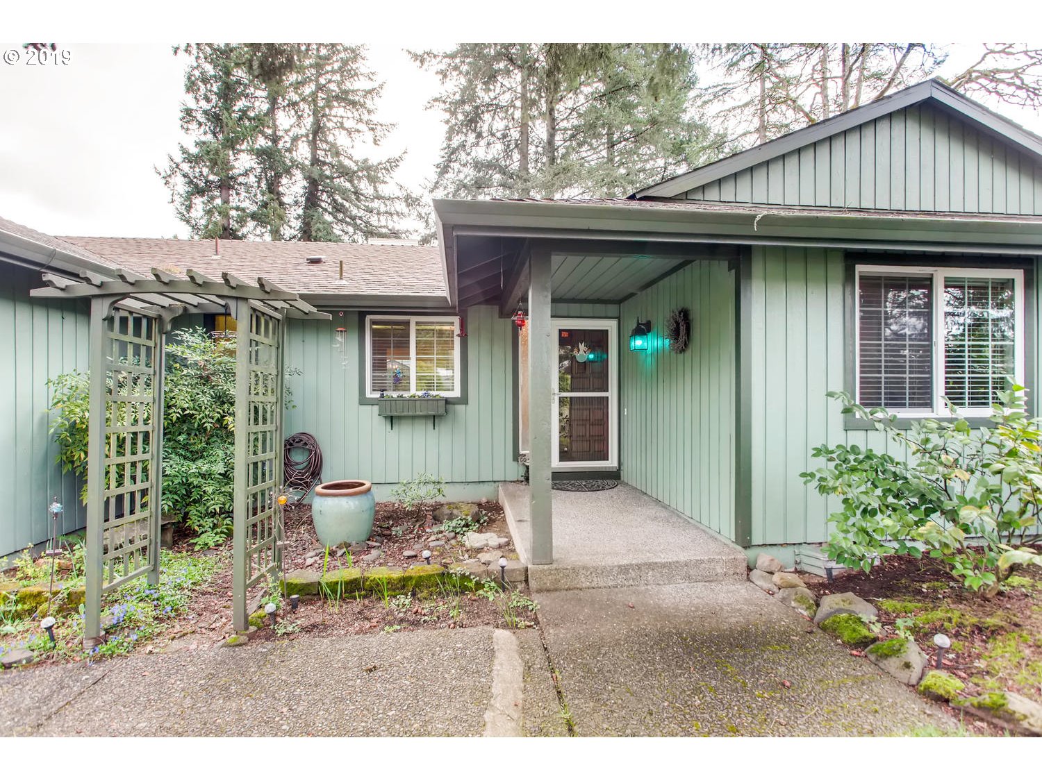 7055 Ridgegate Drive Gladstone, OR 97027 - Photo 3 of 28 Gallery Image 3