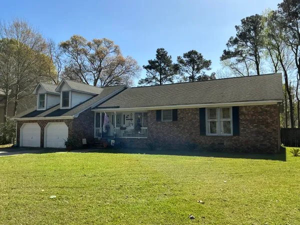 $575,000 | 5 Dunvegan Drive, Charleston, SC 29414