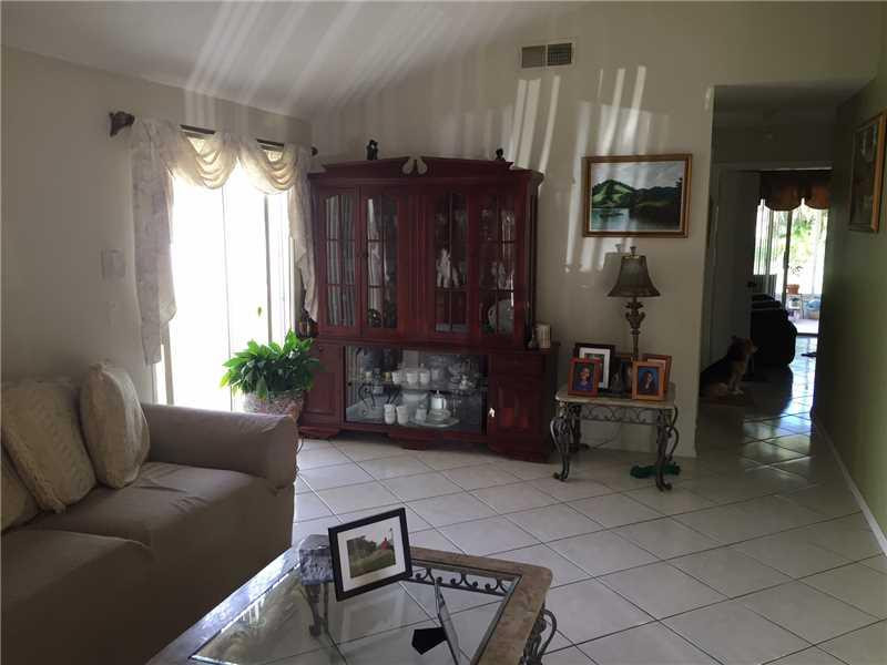8272 Irongate Place Boca Raton, FL 33433 - Photo 4 of 15 Living Room