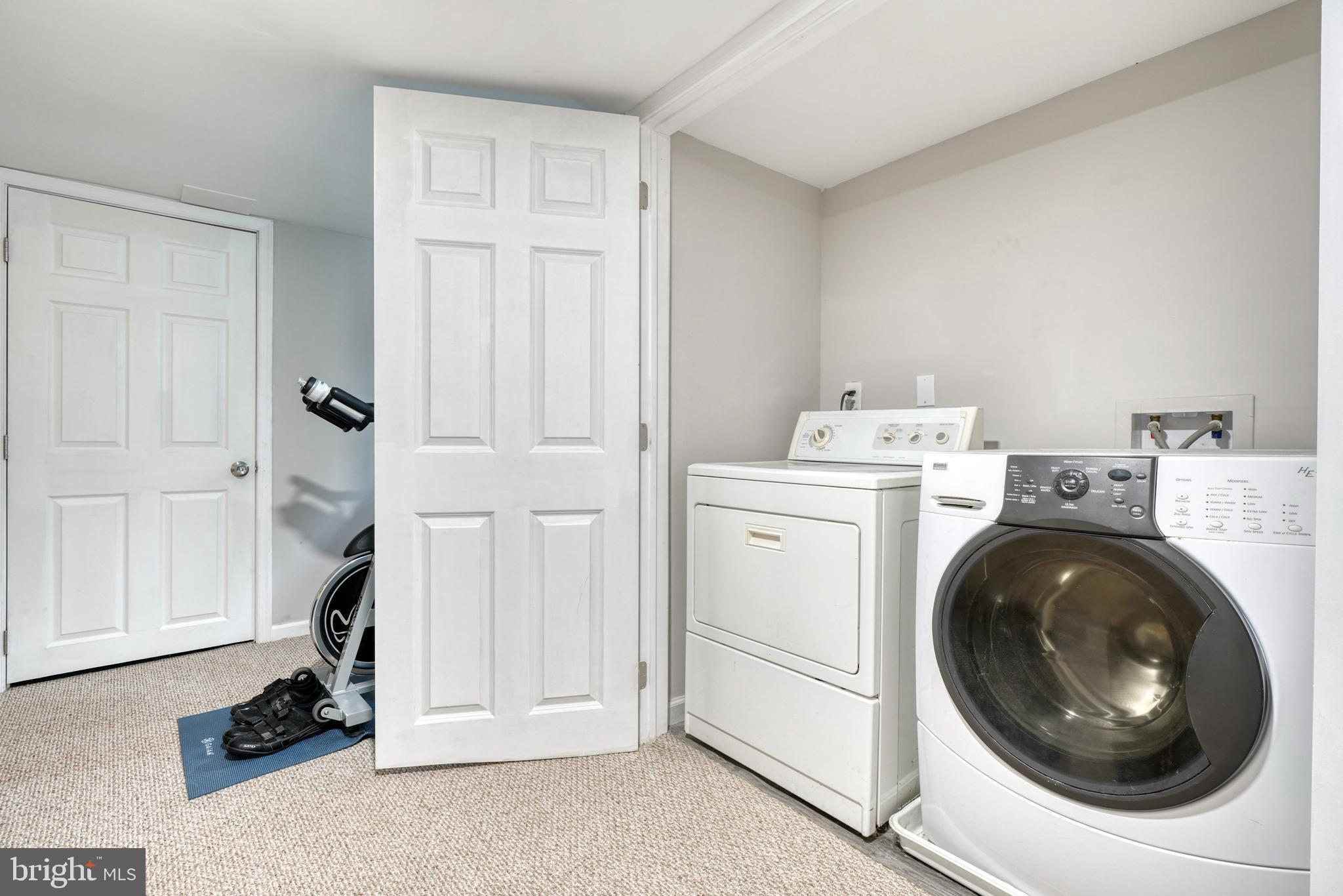 804 Cedarcroft Road Baltimore, MD 21212 - Photo 34 of 45 Full size washer and dryer
