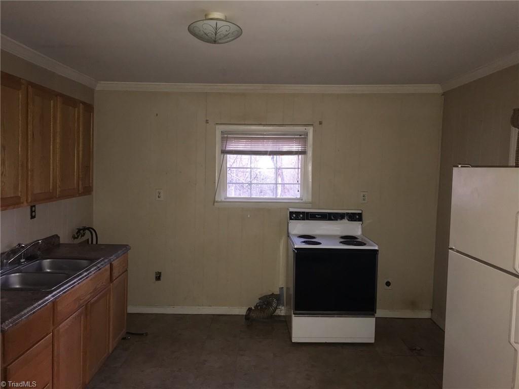 408 Motsinger Road Thomasville, NC 27360 - Photo 12 of 15 Gallery Image 12
