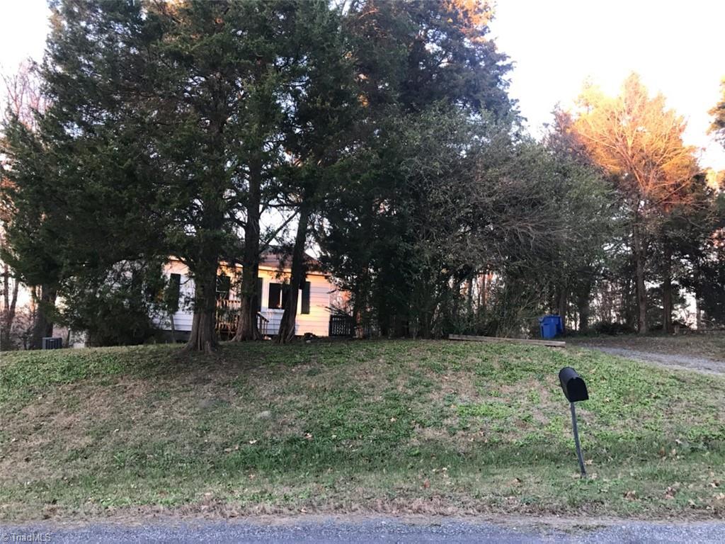 408 Motsinger Road Thomasville, NC 27360 - Photo 3 of 15 Gallery Image 3