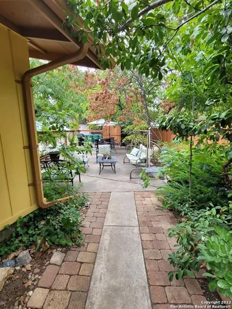 $1,550 | 414 Kings Court, Unit B, San Antonio, TX 78212