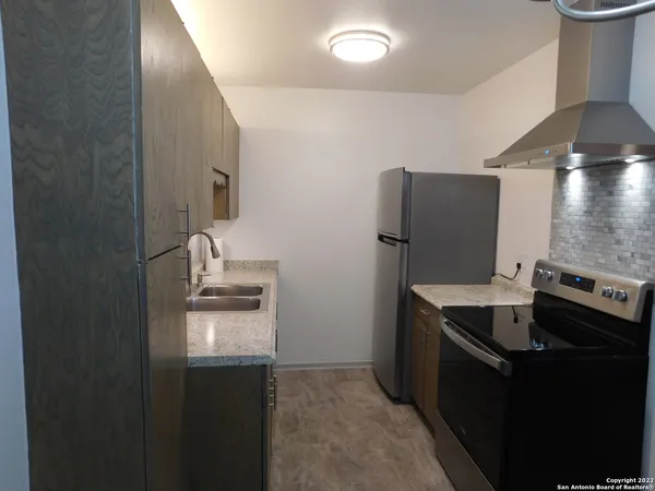 $1,550 | 414 Kings Court, Unit B, San Antonio, TX 78212