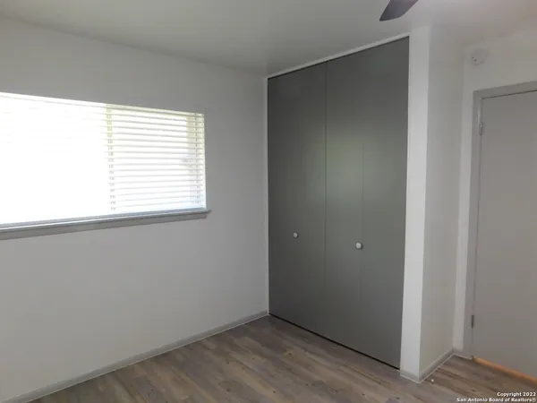 $1,550 | 414 Kings Court, Unit B, San Antonio, TX 78212
