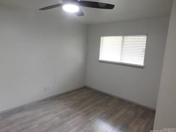 $1,550 | 414 Kings Court, Unit B, San Antonio, TX 78212