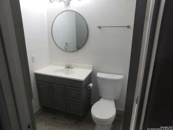 $1,550 | 414 Kings Court, Unit B, San Antonio, TX 78212