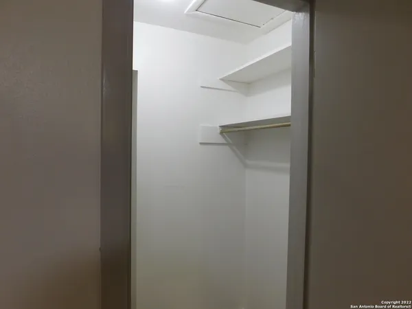 $1,550 | 414 Kings Court, Unit B, San Antonio, TX 78212