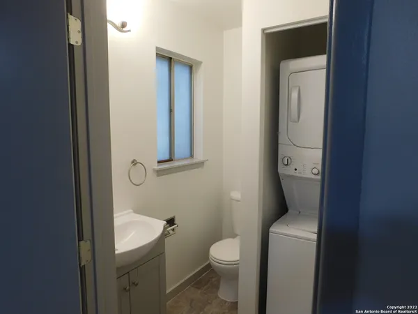 $1,550 | 414 Kings Court, Unit B, San Antonio, TX 78212