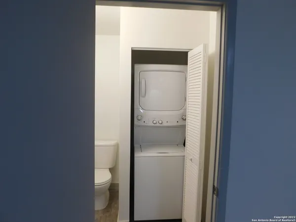 $1,550 | 414 Kings Court, Unit B, San Antonio, TX 78212